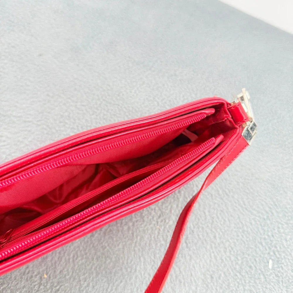 Vintage Y2K Red Faux Leather Baguette Shoulder Bag Silver Hardware Zip Top Purse